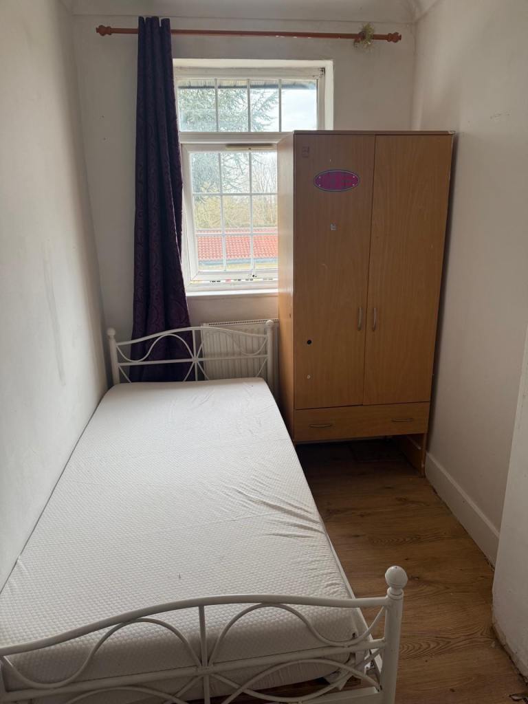 Single room For rent 