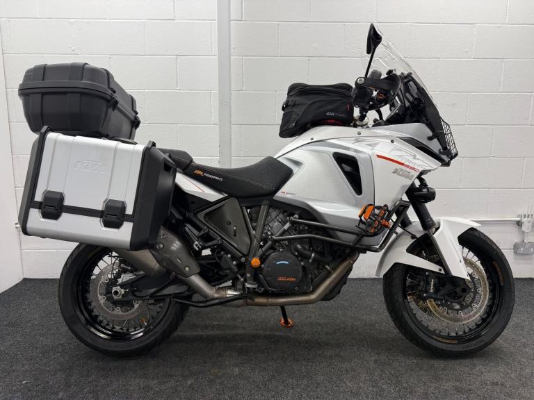 KTM 1290 Super Adventure T ABS ** Full Luggage - Akrapovic Exhaust - Full MOT **