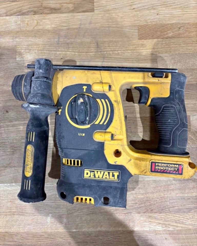 Dewalt hammer drill 