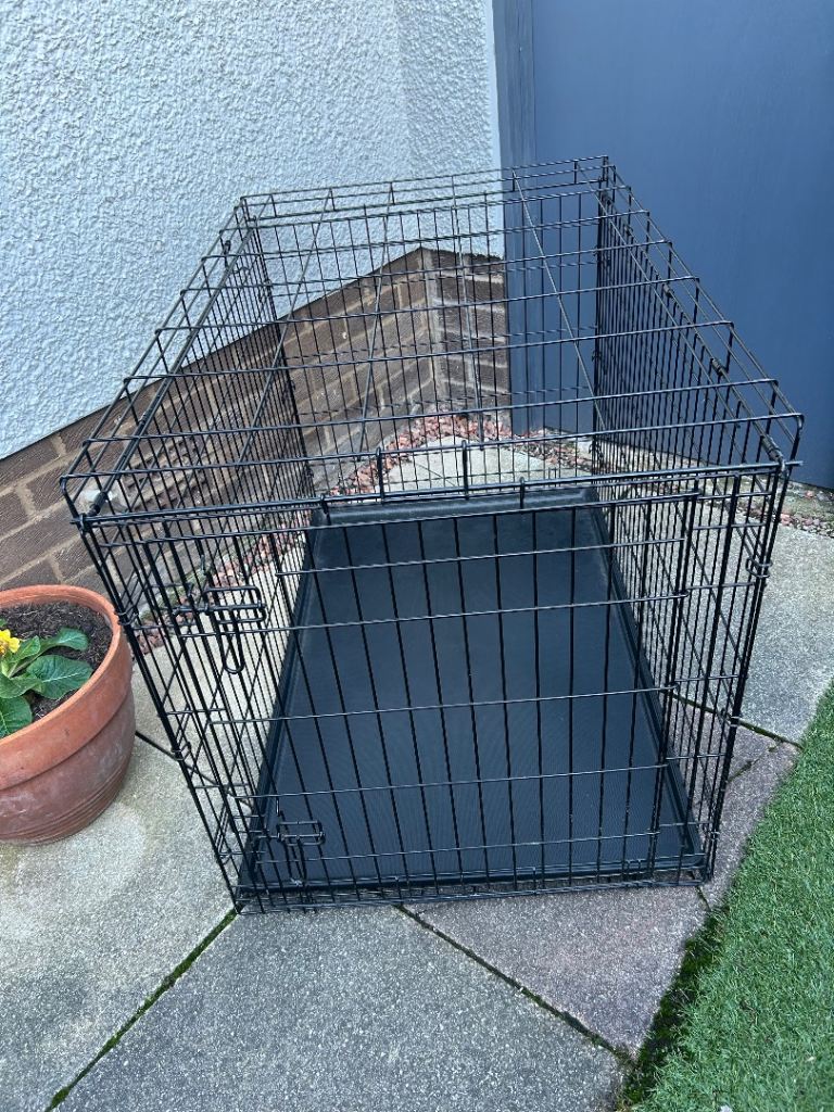 Large dog cage, excellent condition 