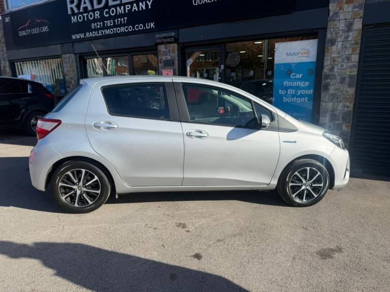 2018 Toyota Yaris 1.5 VVT-h Icon Tech Hatchback 5dr Petrol Hybrid E-CVT Euro 6 (s/s) (100 ps) Hat...