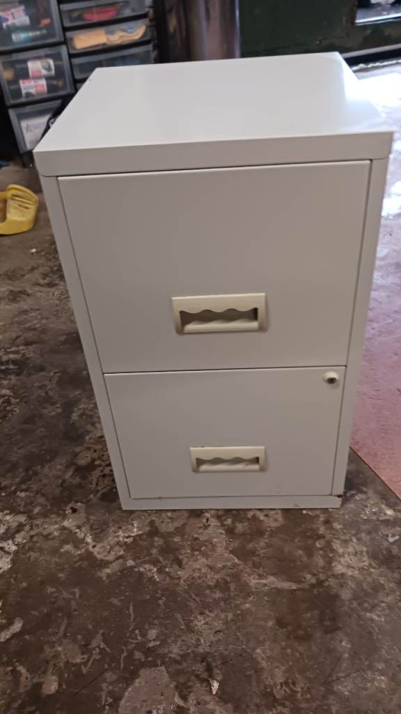 2 DRAW FILING CABINET 
