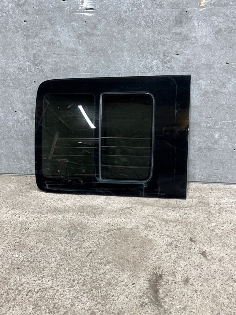 VW Caddy Maxi Sliding Window for Sliding Door Passenger Side 2004-2015 