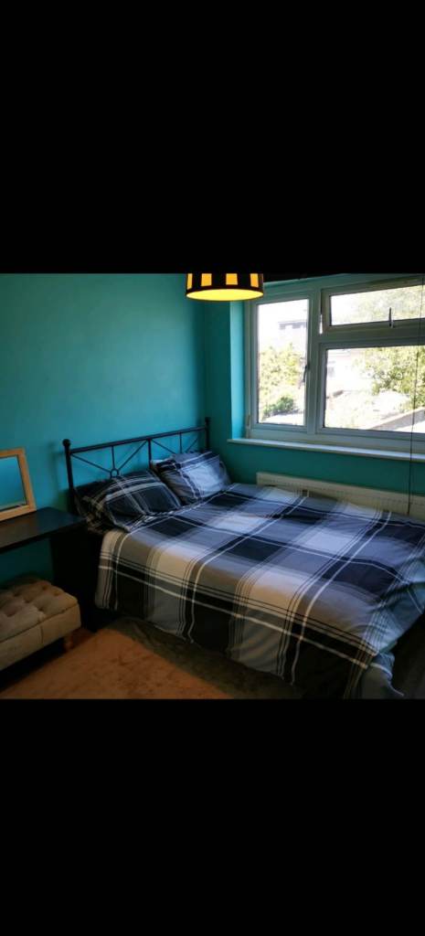 Spacious & Cosy Double Room For Rent AT IG4 5JY