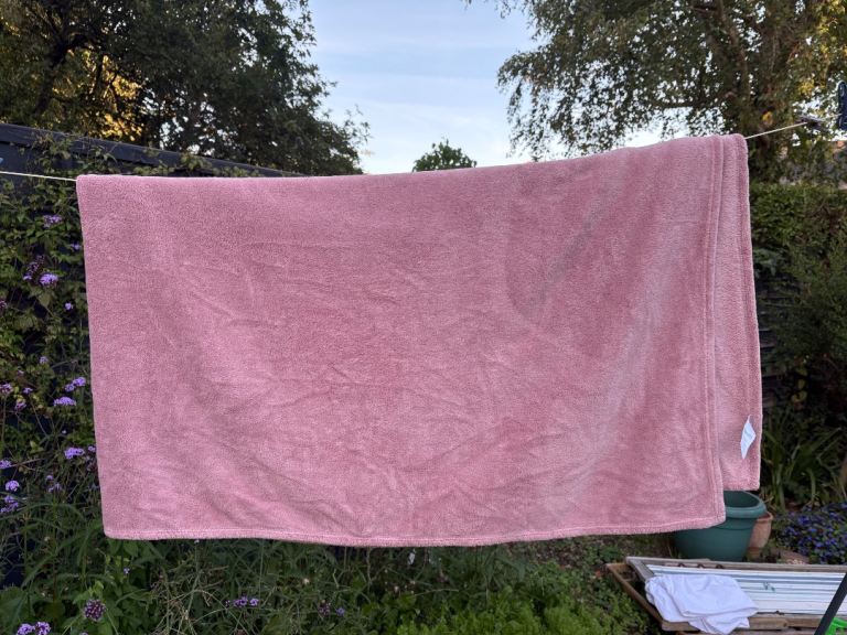 Pink Fleece Blanket / Throw – Good Condition