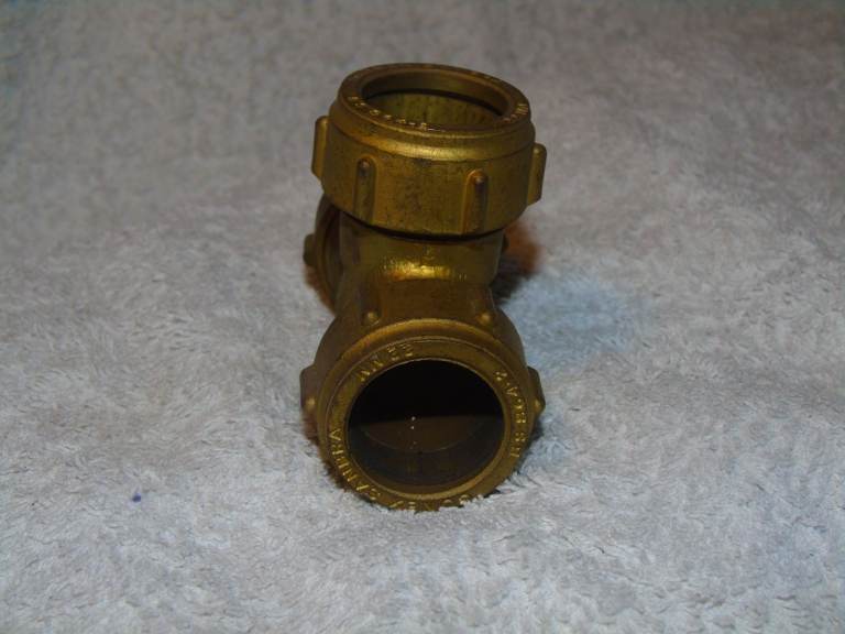 22mm BRASS EQUAL 'Tee" Compression fitting complete with Rings