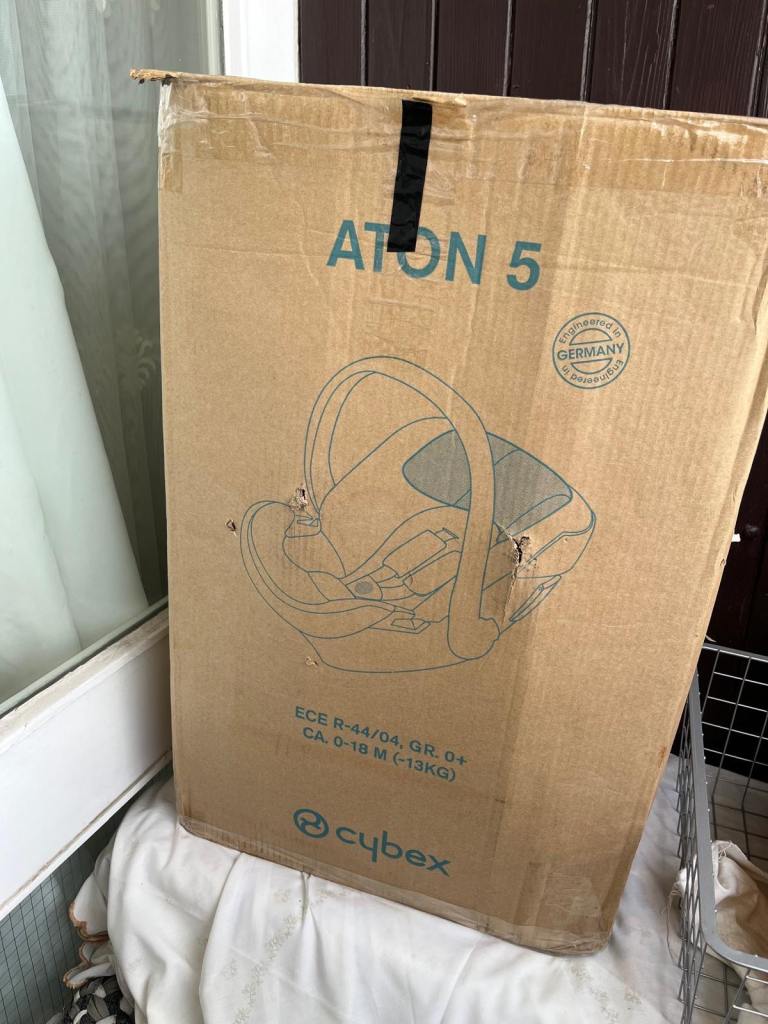 Cybex Aton 5 Car Seat - Black, As Good As New