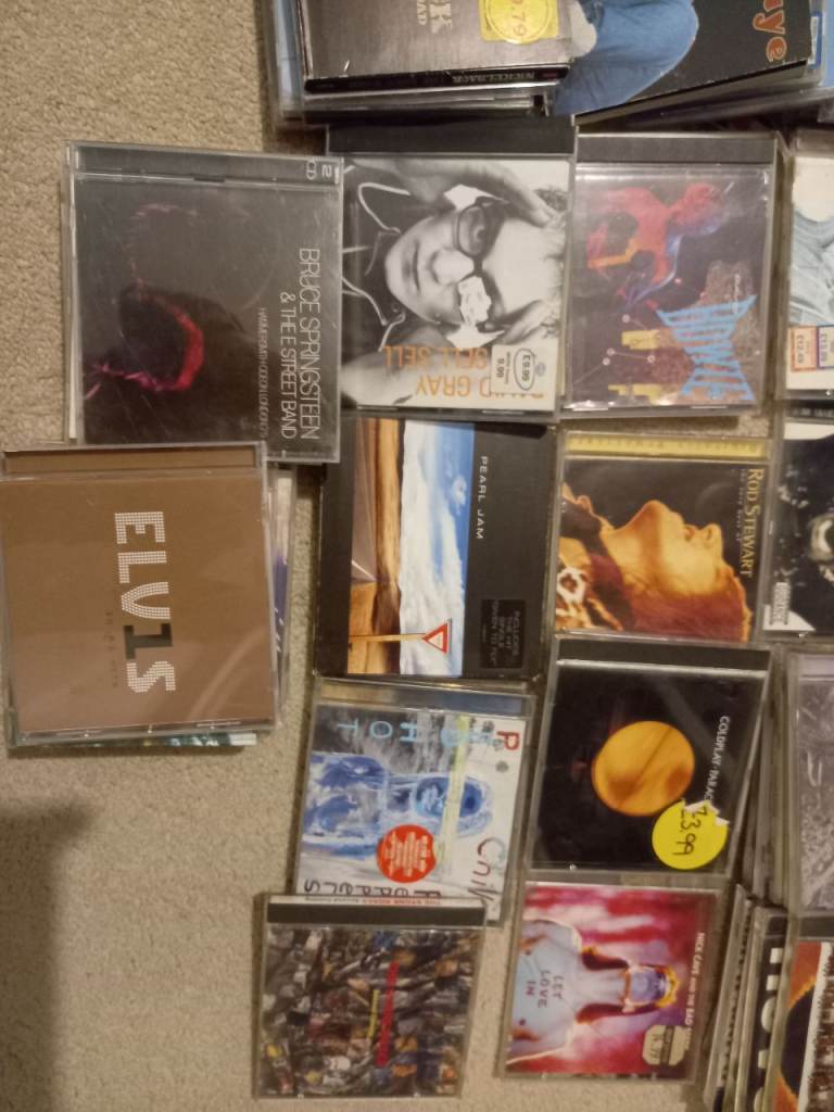 Philips radio/CD/Cassette stereo and big CD collection 