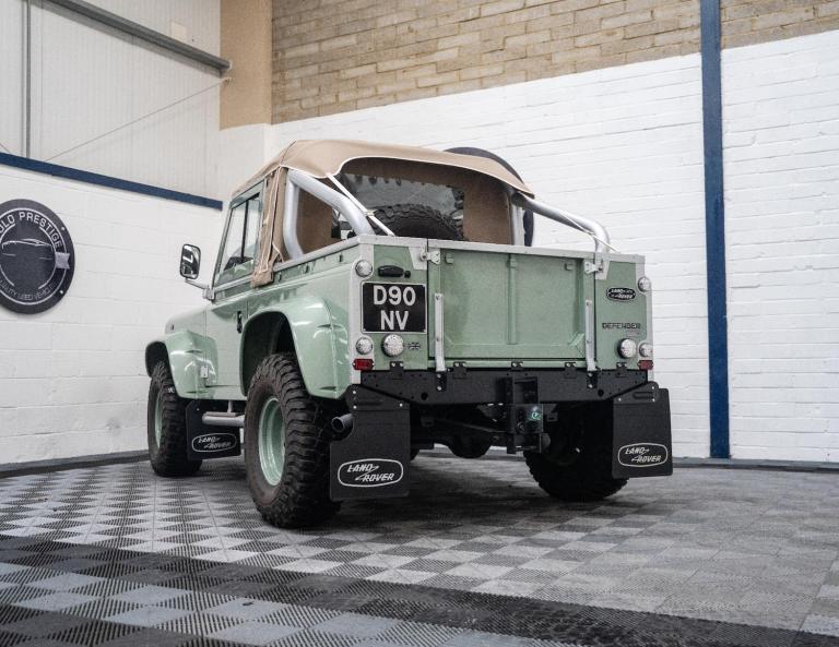 1990 Land Rover Defender 90 2.5 TD5 Pickup 2dr Diesel Manual (120 bhp) Diesel