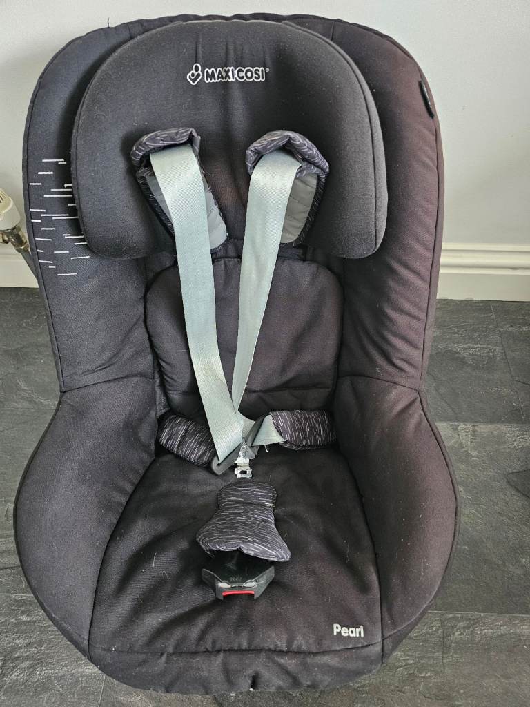 MAXI COSI PEARL AND ISOFIX BASE