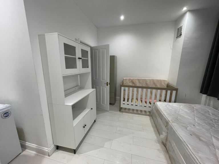 self-contained studio-1 CR7