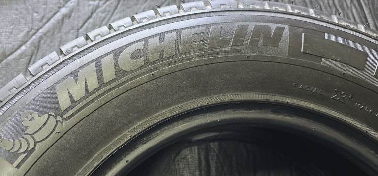 225 70 15 C  1 x tyre Michelin Agilis