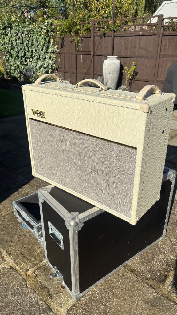 Vox AC30C2-CM guitar amplifier w/ flight case