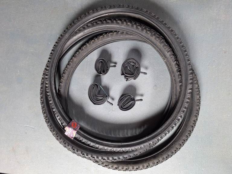 Mountain Bike Tyres and Inner Tubes