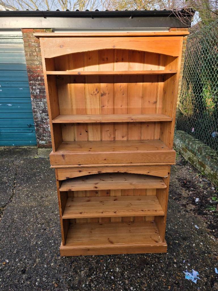Pine Wood Bookcase / Shelving Unit – Good Condition