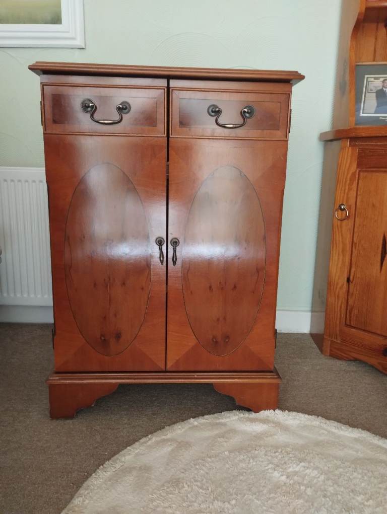 Retro cabinet for music system (multipurpose)