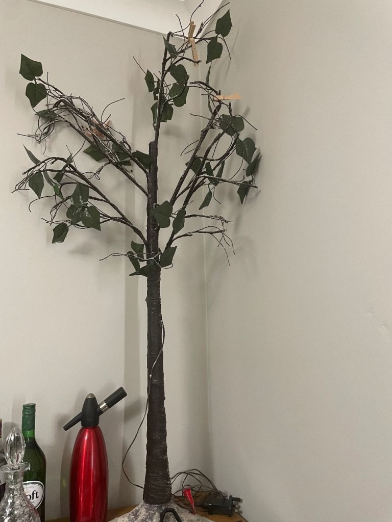 Alternative style Christmas tree 
