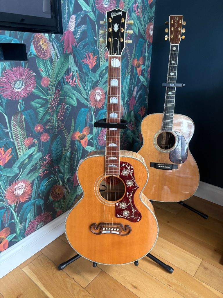 Gibson l200 Emmy Lou Harris acoustic guitar. Fully signed on label