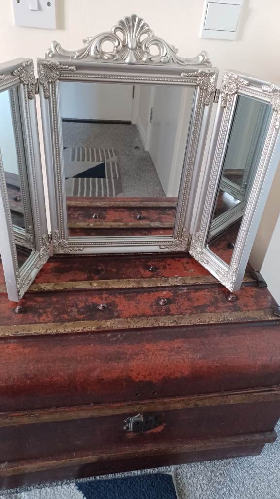 Antique Hollywood Glamour Triple Mirror