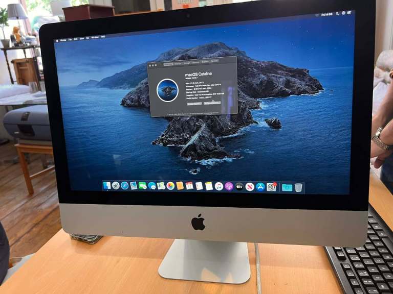 Apple iMac (21.5-inch, 2017)