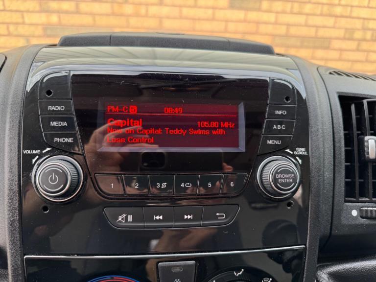 SWIFT ESCAPE 695 - 2017