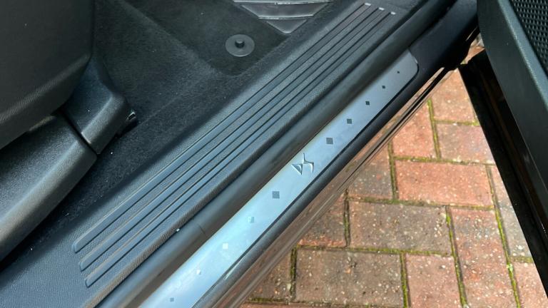 2022 DS Automobiles DS 7 Crossback 1.6 E-TENSE 13.2kWh Opera Crossback 5dr Petrol Plug-in Hybrid ...