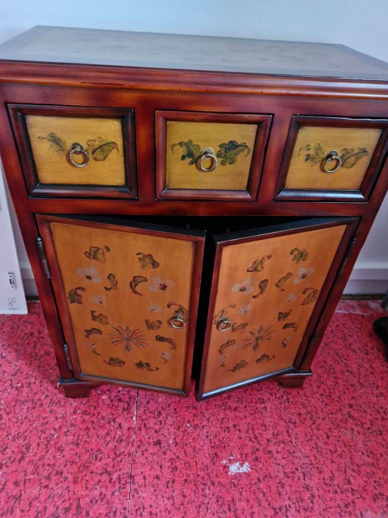 * Storage Cupboard/Sideboard *