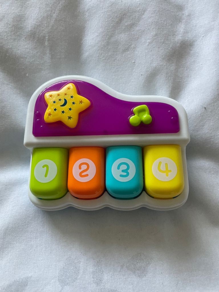 Toy piano