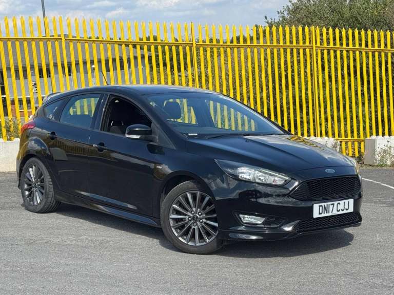 2017 Ford Focus 1.0T EcoBoost ST-Line Euro 6 (s/s) 5dr HATCHBACK Petrol Manual