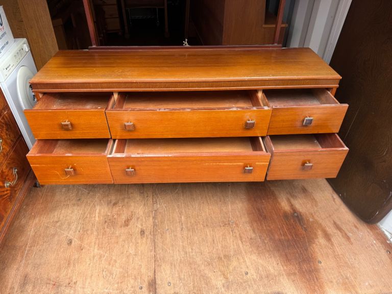 vintage sideboard dressing table possible Delivery