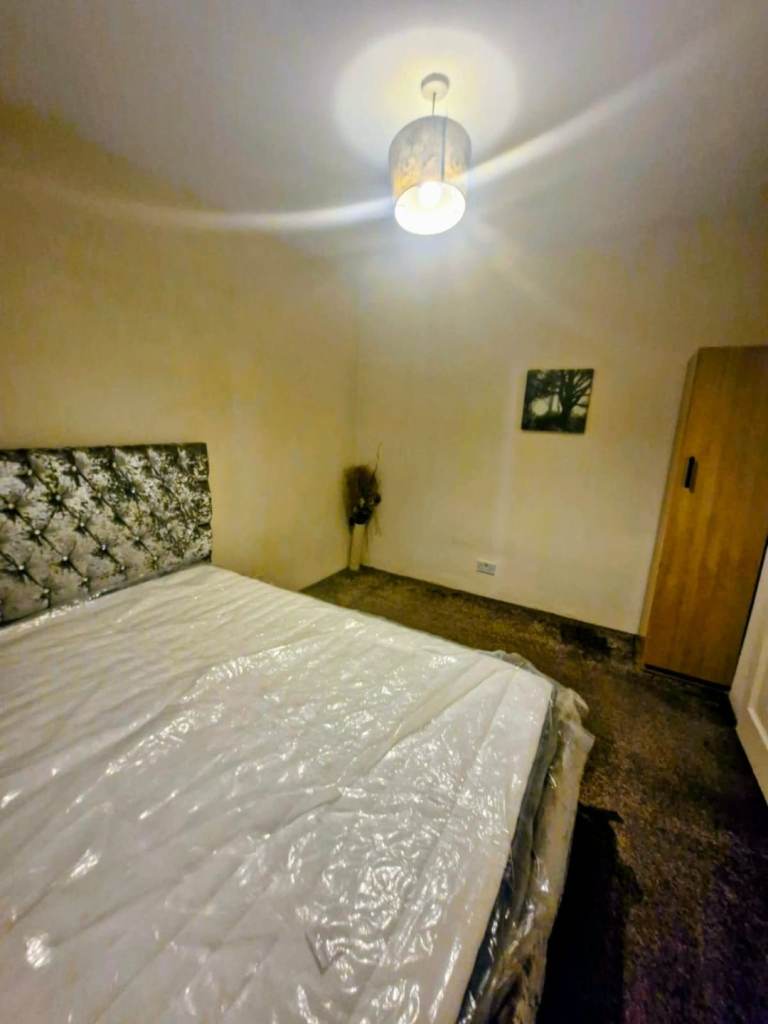 2 bed flat with garden hounslow west