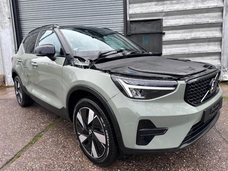 2024 73 REG VOLVO XC40 CORE RECHARGE ELECTRIC AUTO DAMAGED REPAIRABLE SALVAGE