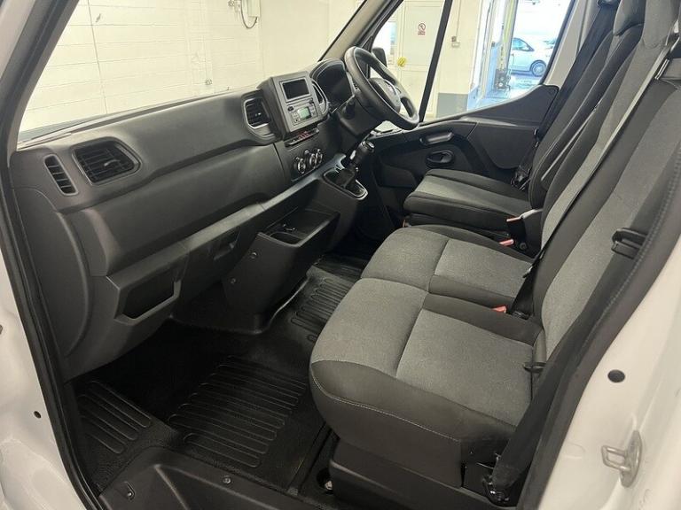 2023 Renault Master LM35dCi 135 Business+ Medium Roof Van PANEL VAN DIESEL Manual