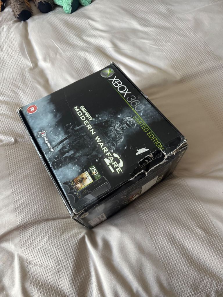 Limited edition MW2 Xbox 360 & games