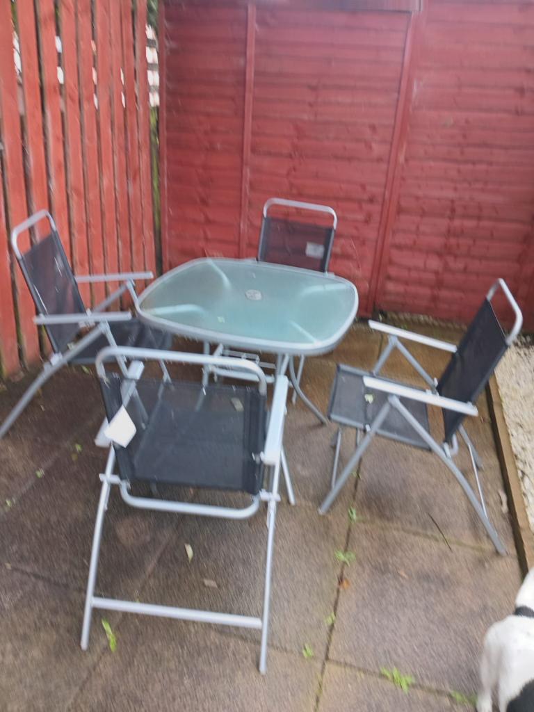 Garden Patio Table and Chairs Set – Good Condition