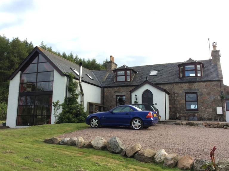 Double Room available for short/long term stays 3 miles from Aberdeen - all bills included
