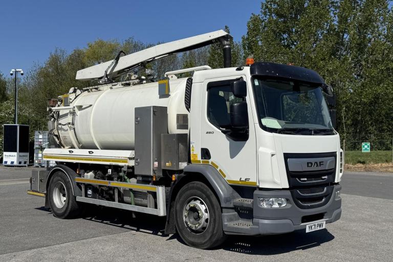 2021 71 plate Euro 6 DAF LF260 4X2 18T Gully