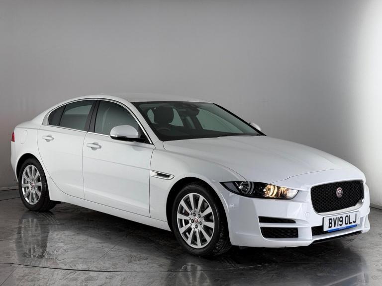 2019 Jaguar XE 2.0i SE Auto Euro 6 (s/s) 4dr Saloon Petrol Automatic