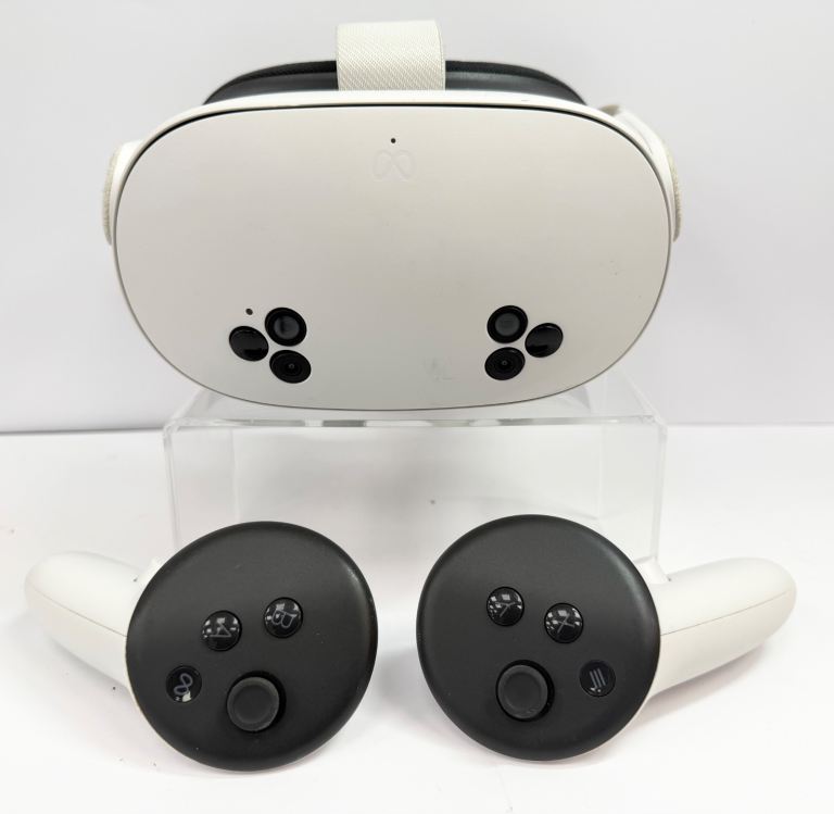 Meta Quest 3S VR Headset with controllers 128GB Storage