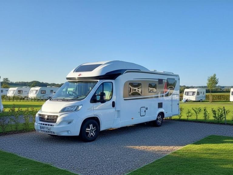 2017 Burstner Ixeo IT 728G