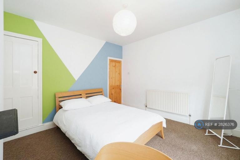 4 bedroom house in Warwick St, Leicester, LE3 (4 bed) (#2826376)