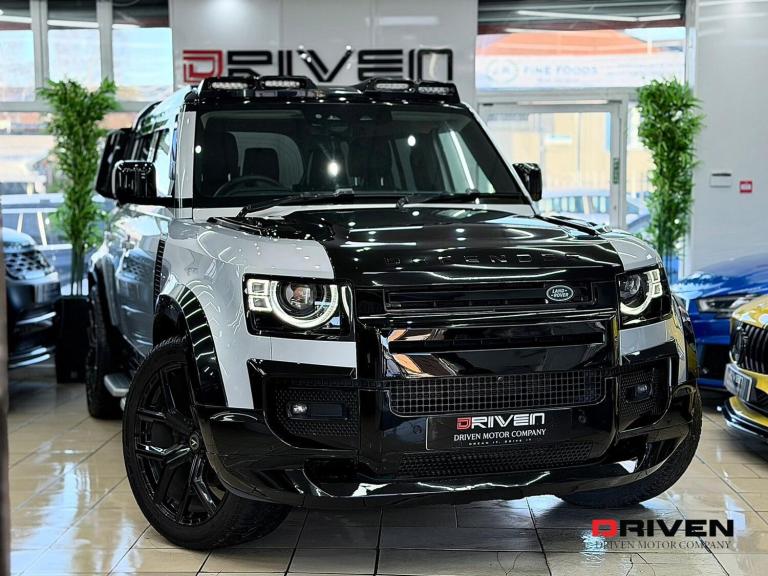 HUGE SPEC! LAND ROVER DEFENDER 110 3.0 D250 + 7 SEATS+ PAN ROOF +&nbsp;FREE&nbsp;DELIVERY
