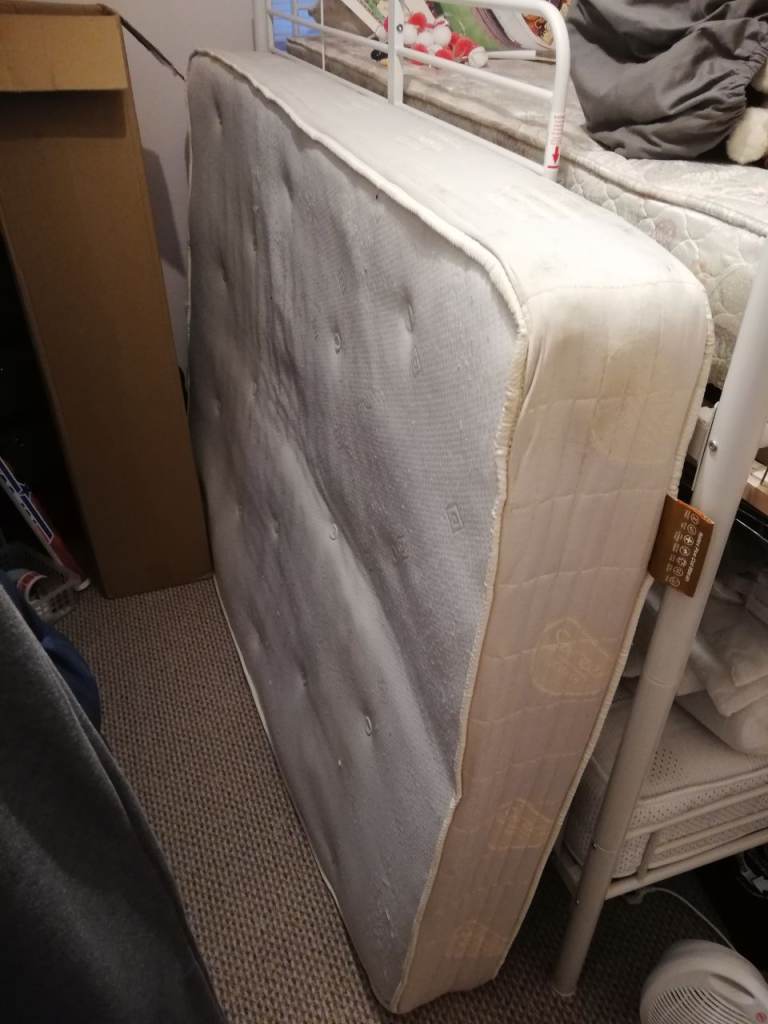 Double mattress (free) 
