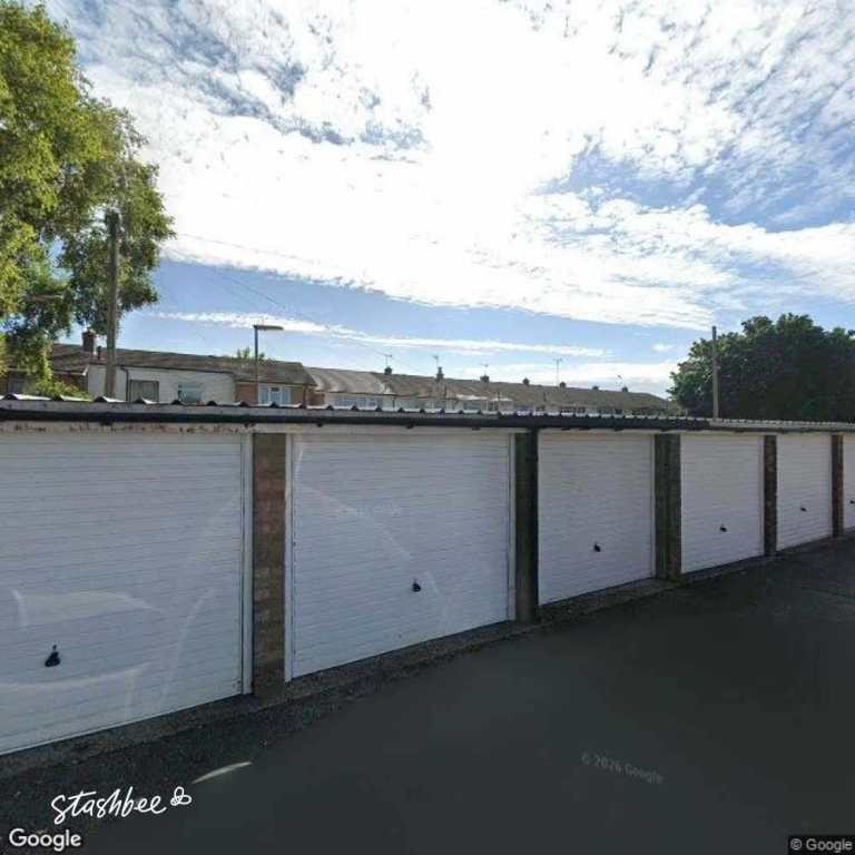 Garage to rent in Redhill (RH1) | Stashbee