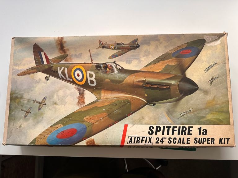 Spitfire 1a 1/24 scale 