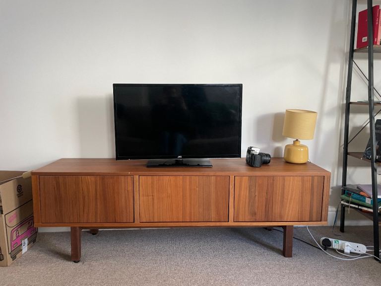 Zara TV unit