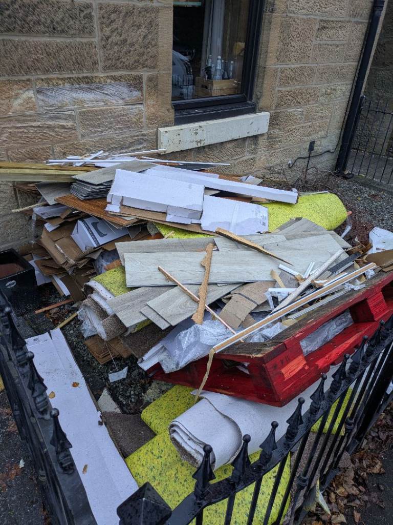 RELIABLE RUBBISH REMOVAL - HOUSE/GARAGE/GARDEN CLEARANCE - BINS EMPTIED - COUCH/MATTRESS UPLIFT