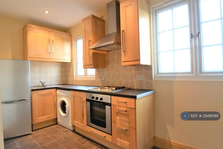 2 bedroom flat in Brantford Street, Leeds, LS7 (2 bed) (#2949099)