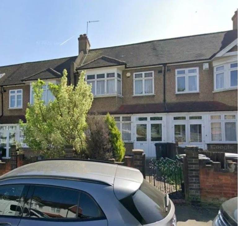 2 x 2 Bed Newly Refurbished Apartments Company Let ONLY