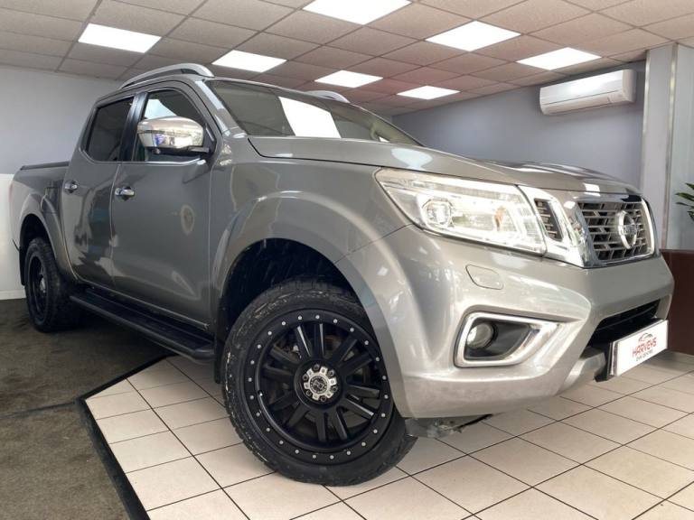 2016 Nissan Navara Double Cab Pick Up Tekna 2.3dCi 190 4WD Auto PICK UP DIESEL Automatic